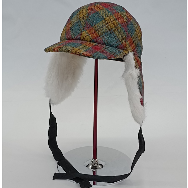 レディースキャップ　ハリスツイード×ラビットのK馬型　耳当て付き防寒帽
